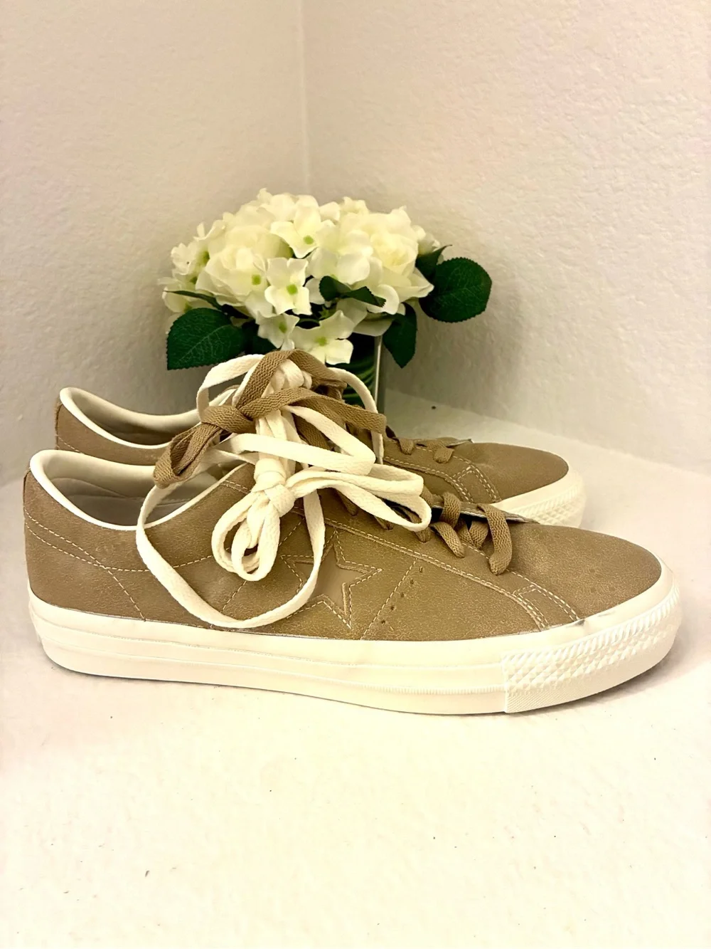 NWOT men’s Converse one star sneakers size 11